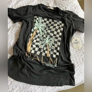 NWT- Women’s Altar’d State Oversized Palm Springs Relaxed Tee
Size: Small